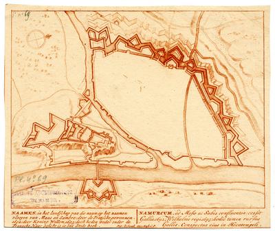 Naamen in het landschap van die naam op het zaamen vloeyen van Maas en Sambre, door de Fransche gewonnen 1692 Koning Willem 1693 etc. Namurcum ad Mosae ac Sabis confluentes: cessit Gallis, 1692, Wilhelmo regi, 1693, hodie tamen rursus Gallis. Conspectus ejus in Hecatompoli. Pet. Schenk exc. Amst. C. P.