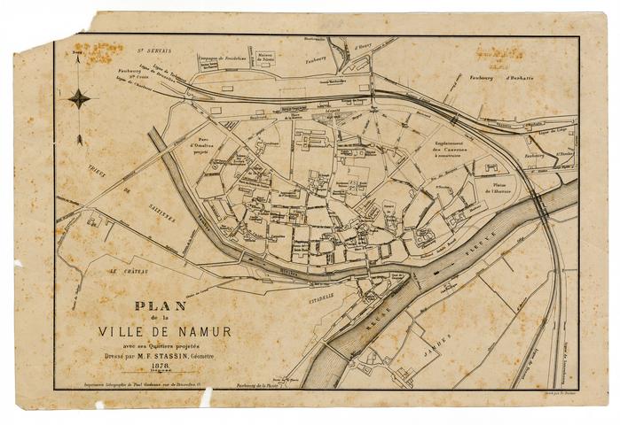 Plan de la ville de Namur avec ses quartiers projetés. Dressé par M.F. Stassin, Géomètre, 1878. Déposé, gravé par Fr. Becker. Imprimerie Lithographie de Paul Godenne, rue de Bruxelles, 13.